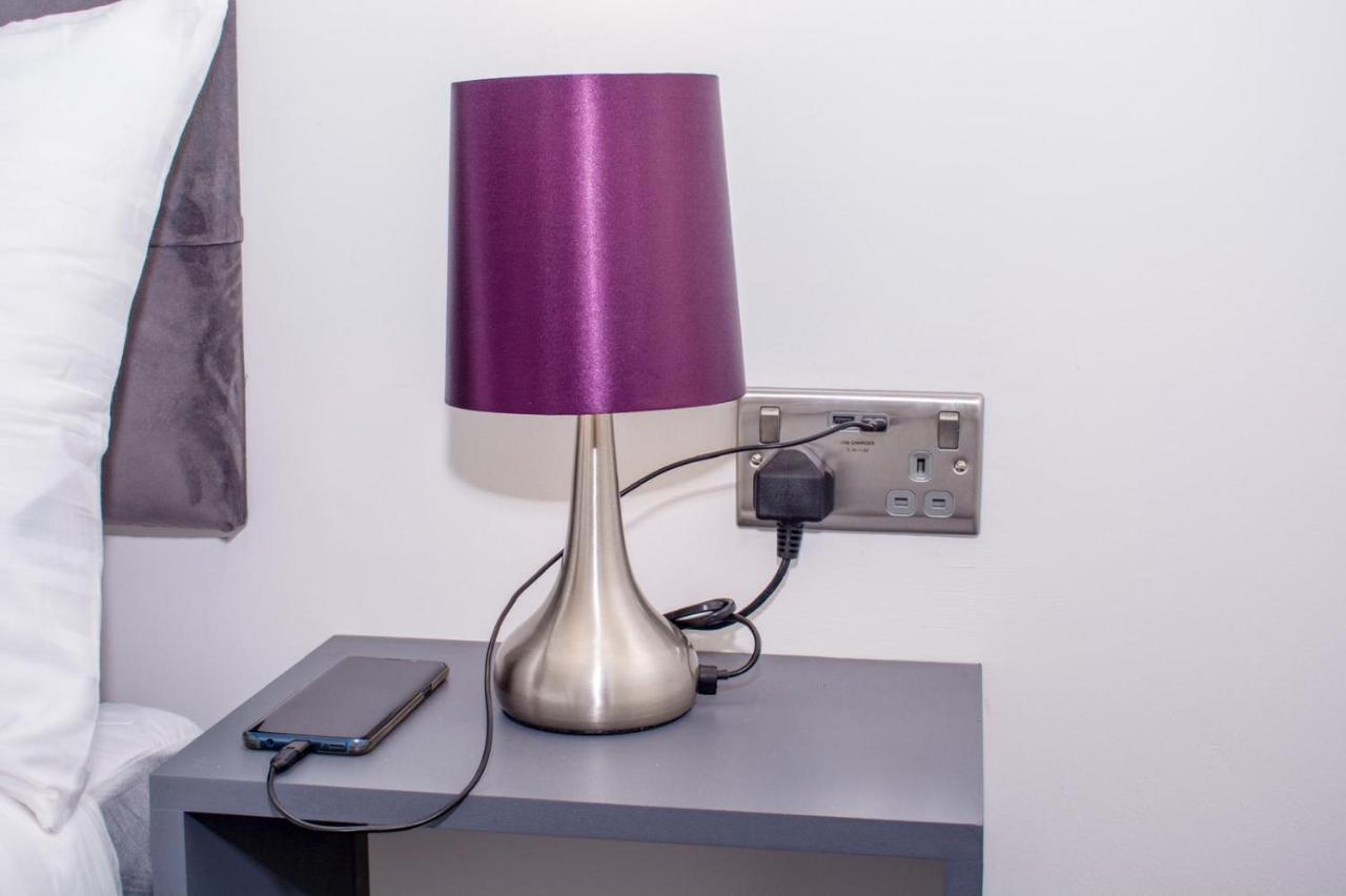 Homestay In Birmingham Sleeps 8 - Free Parking & Wifi מראה חיצוני תמונה